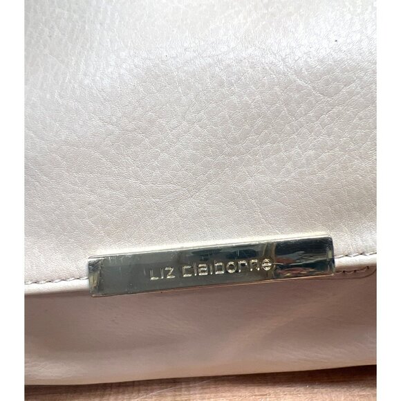 Liz Claiborne Cream Leather Shoulder Bag With Chain Strap & Front Flap Closure - Picture 2 of 5